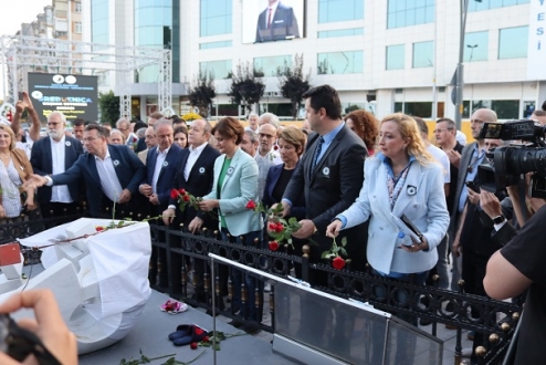 27 yıl önceki Srebrenitsa soykırımı Kartal'da tekrar hatırlandı!
